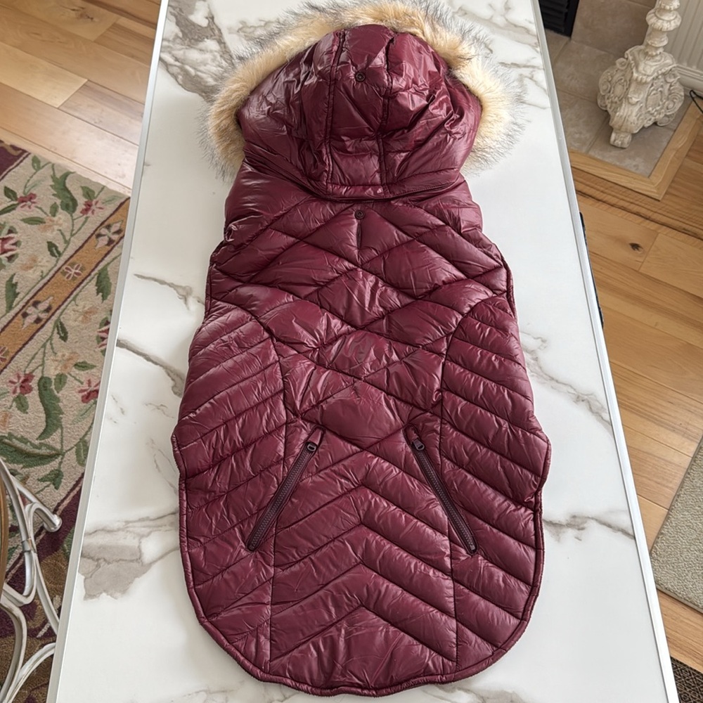 New Pajar Pup Zola dog jacket w/faux fur trimmed hood.  Size XXL. Color Merlot.